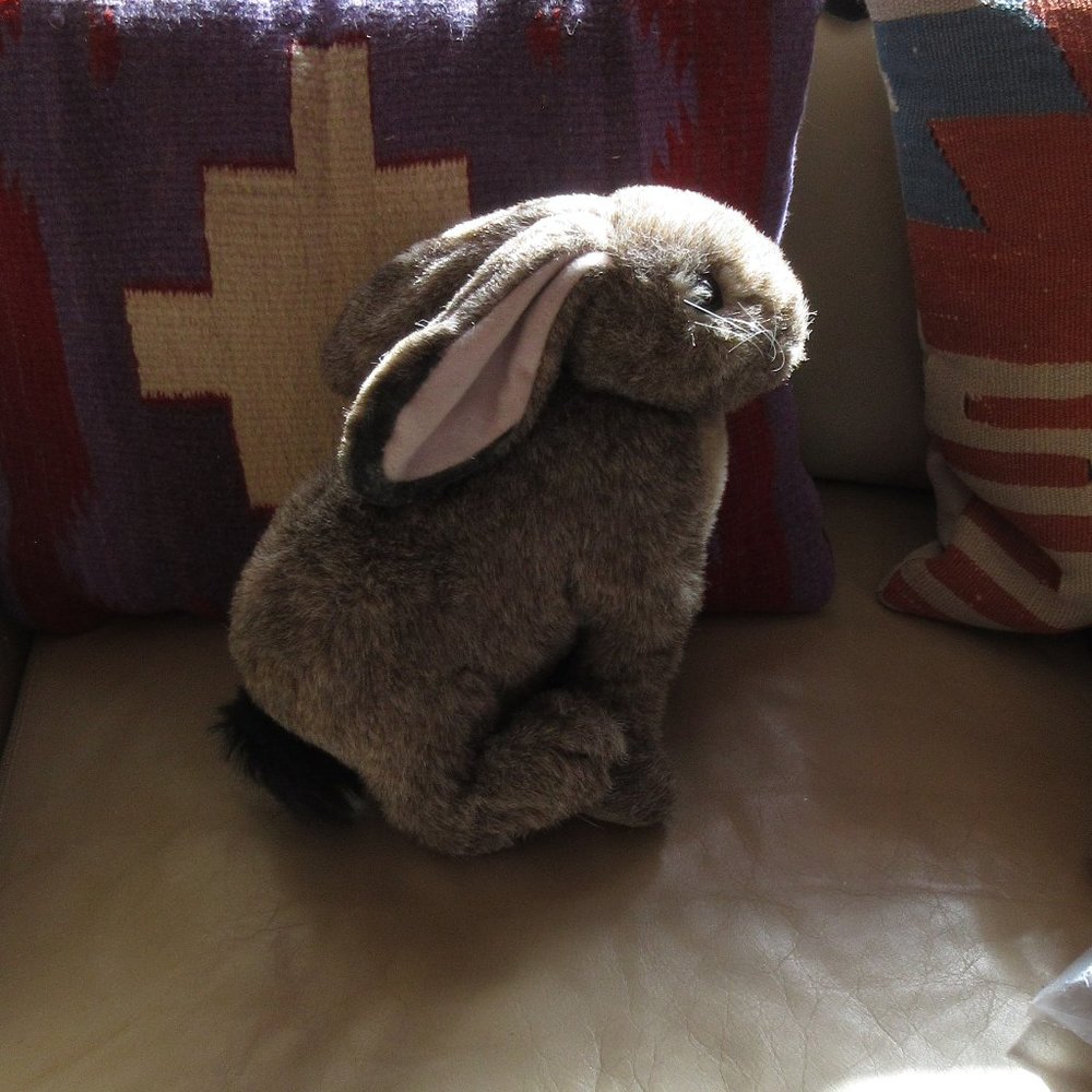 10" Sitting BUNNY RABBIT by SMITHSONIAN
